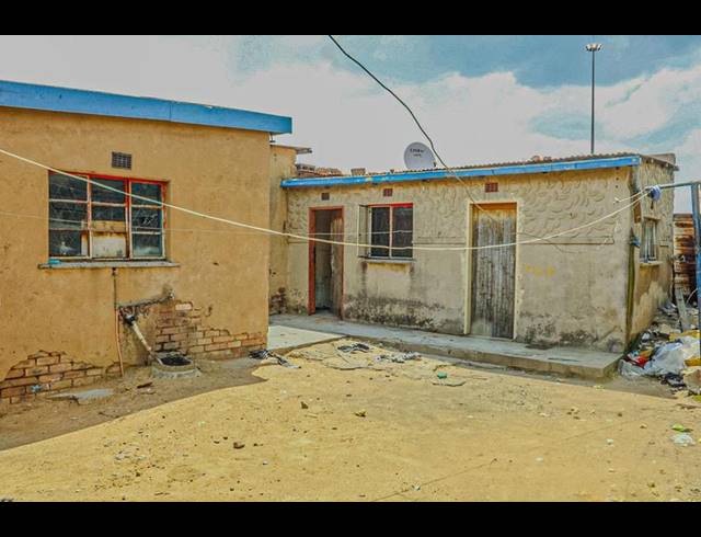 5 BEDROOM HOUSE FOR SALE IN ETHAFENI